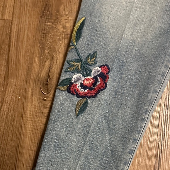 Chico's Light Blue Floral Embroidered Jeans - Picture 4 of 5